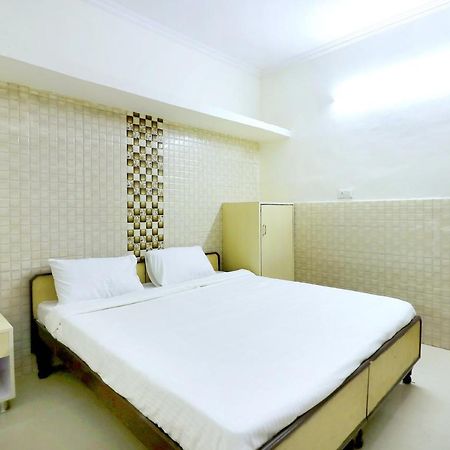 Spot On 44679 Hotel Samrat Sohāna Exterior foto