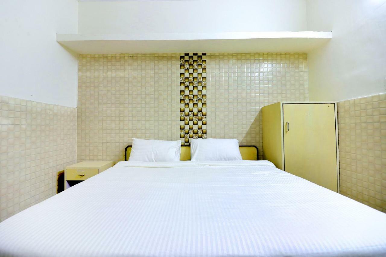 Spot On 44679 Hotel Samrat Sohāna Exterior foto