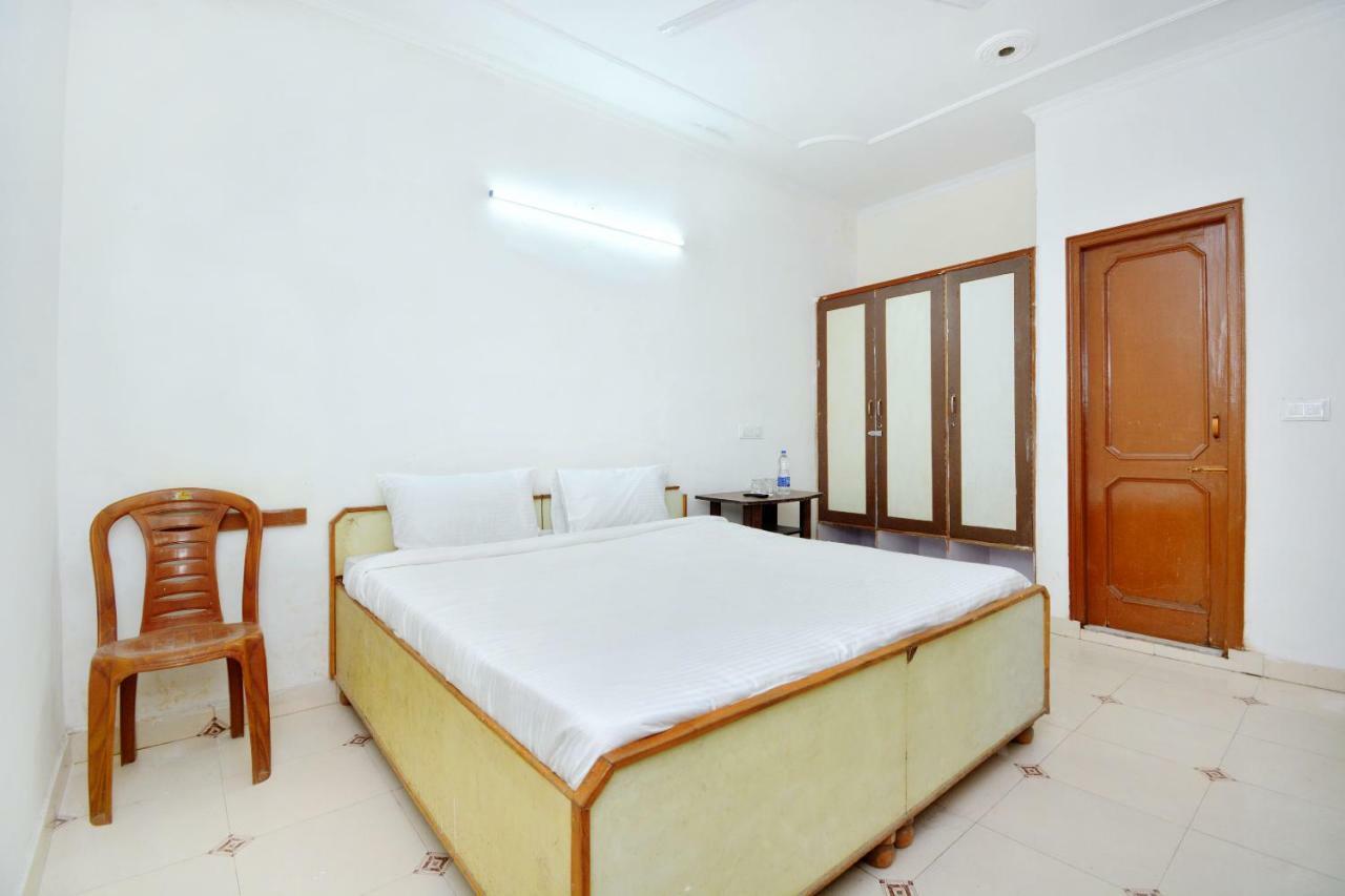 Spot On 44679 Hotel Samrat Sohāna Exterior foto